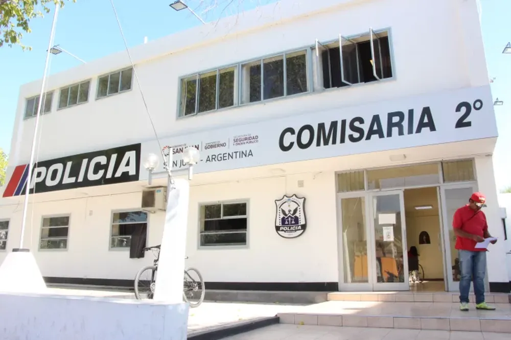 Nueve personas fueron detenidas por participar de una fiesta clandestina