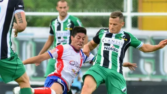 Peñarol cerró el año con una derrota: cayó 2-0 frente a Villa Mitre