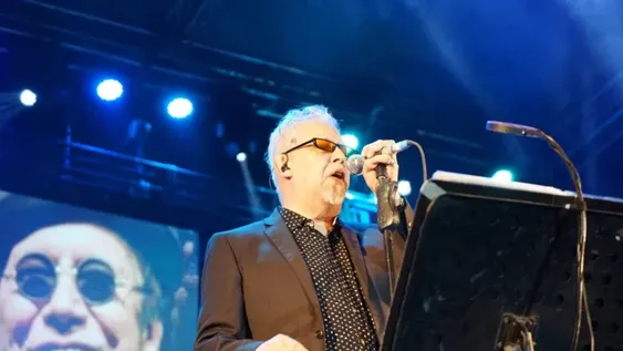 Pelusa hizo cantar a unas 30.000 almas en Plaza La Libertad