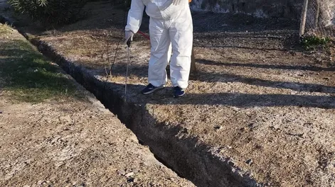 Diario de Cuyo | PREVENCIÓN. En Sarmiento comenzaron a fumigar espacios con larvicida combatir las larvas de mosquitos y prevenir casos de dengue en la comuna.