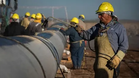 Caños de GNL: tras perder la licitación, Techint haría una presentación por dumping y el gobierno nacional avala el proceso