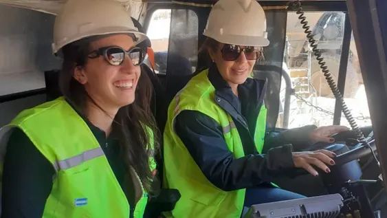 Flavia Royón recorrió Veladero en su primera visita a la provincia