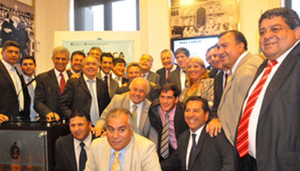 Intendentes recibieron fondos para el 50% de los proyectos presentados