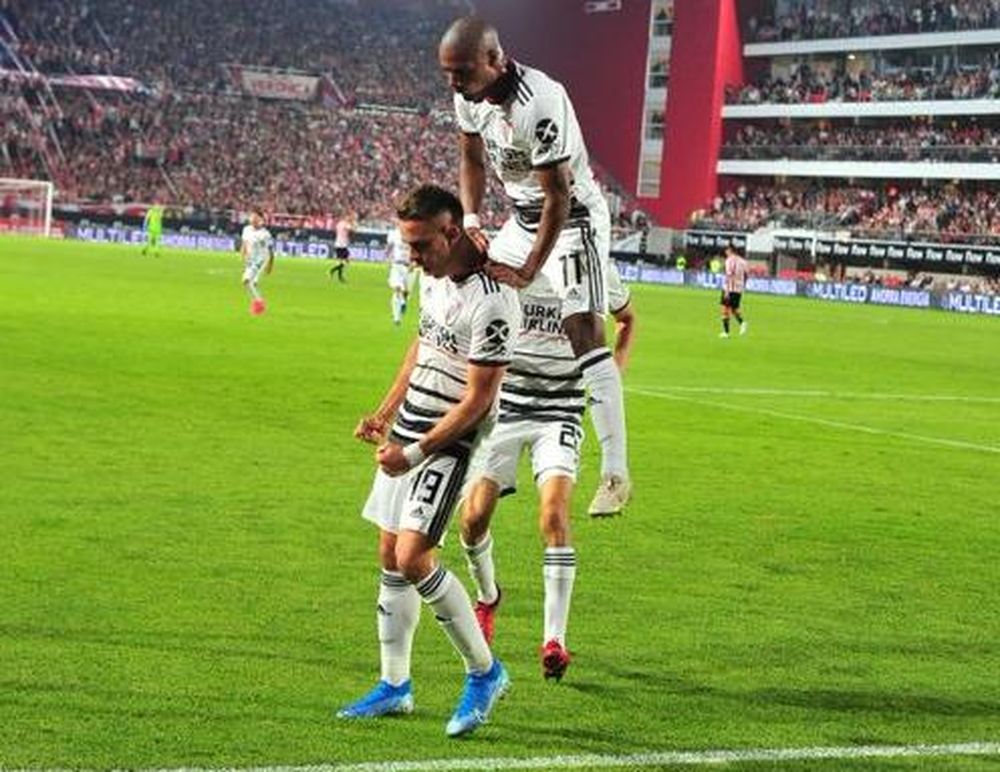 River venció con autoridad a Estudiantes y mantuvo el liderazgo a falta de dos fechas