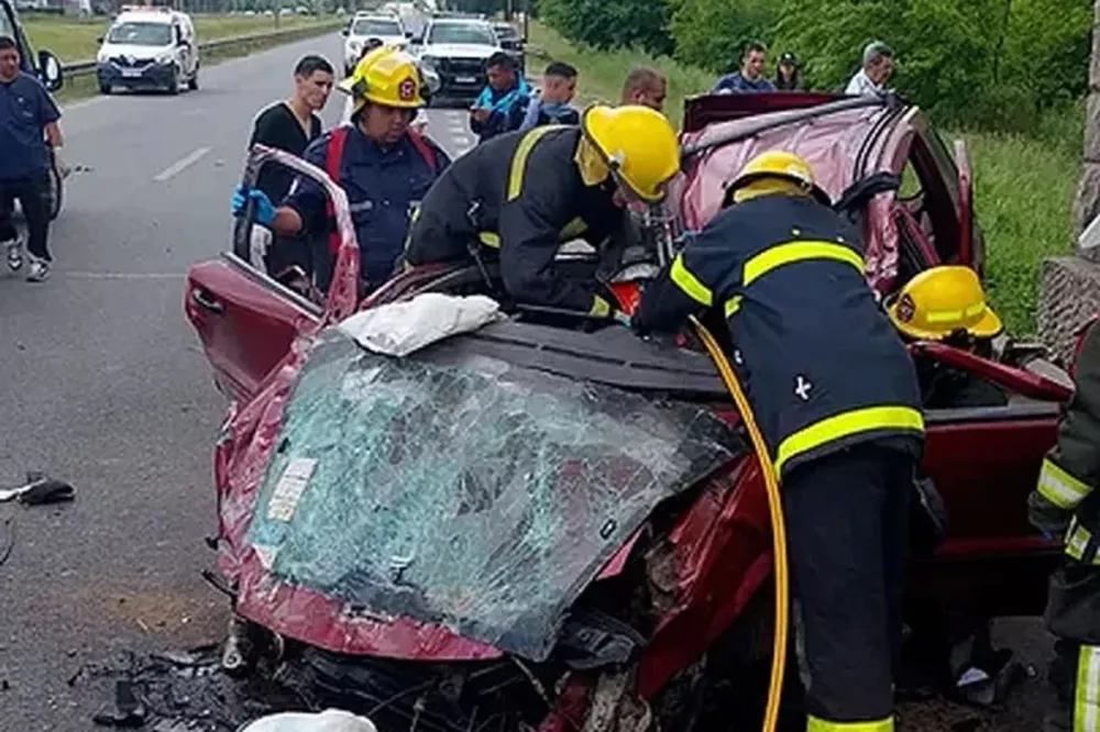 Murió Sergio Daniel Reyes: estrelló su camioneta contra un guardarrail y luego se estrelló con un punte de piedra