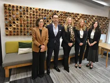 karina milei visito la sede de google: reunion clave por tecnologia e inversiones en el pais
