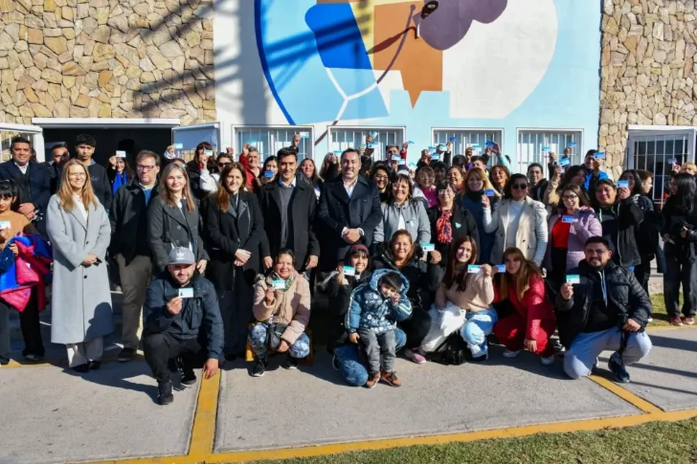 Salud entregó más de 120 carnets de manipulación de alimentos