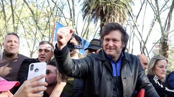 En busca de recuperar la mística, Javier Milei inicia su campaña en Tierra del Fuego