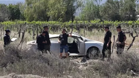 Aparatoso vuelco de un auto cerca de la diagonal de Caucete