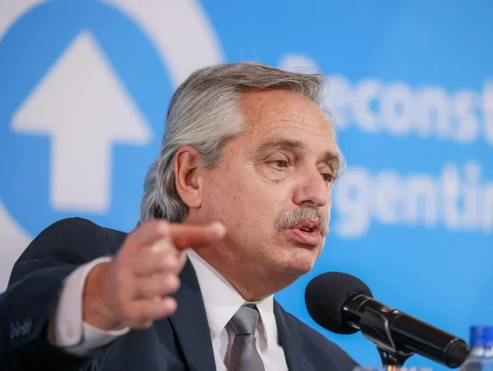 Vacunatorio VIP: el Presidente bajó a Taiana y a Valdés del viaje a México