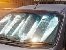 Un padre encerró en el auto a su hijo como castigo para que deje de ser tan maricón. Un padre encerró en el auto a su hijo como castigo para que deje de ser tan maricón.