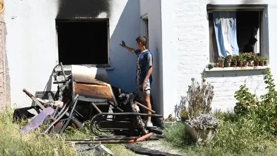 Unos cuidaban enfermos, otro trabajaba, no quedó nadie en casa y se la quemaron