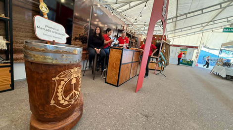 El talento local se luce en la Feria Internacional de Artesanías también a través del Mercado Artesanal Tradicional, que ofrece piezas de artesanos de diversos departamentos