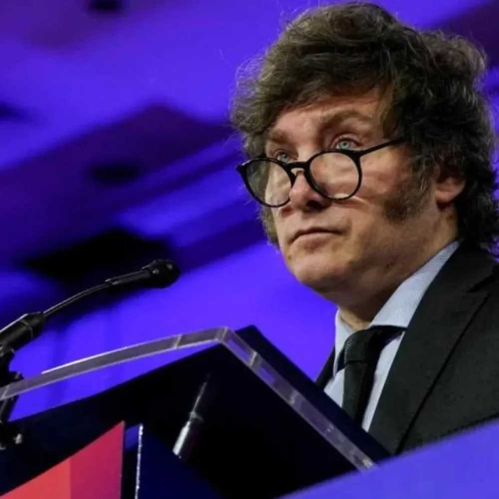 Milei echó al Secretario de Trabajo por la polémica con los sueldos del Gabinete