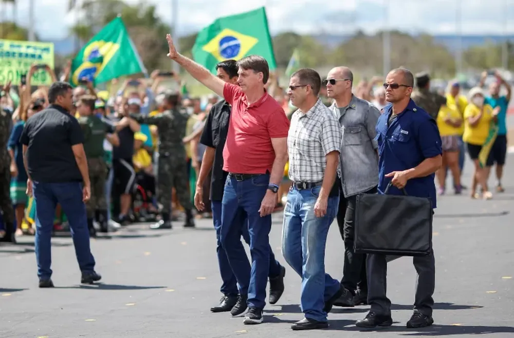Bolsonaro sigue de campaña en Brasil