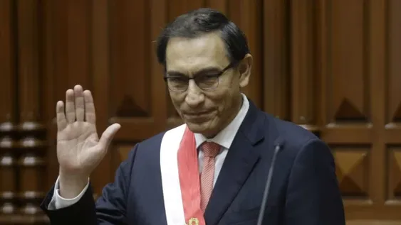 Vizcarra juró como presidente