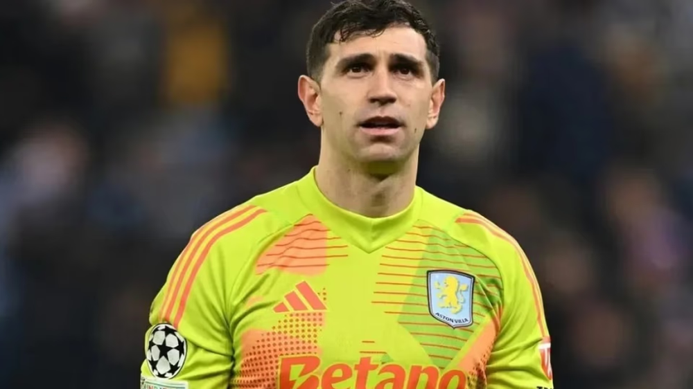 El “Dibu” sueña en la Europa League.