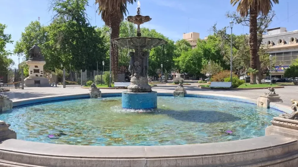 Plaza 25 de Mayo.-