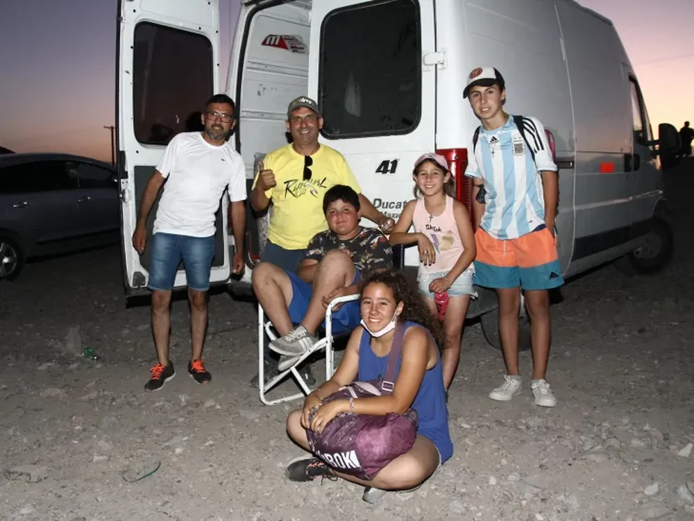 Una previa de 62 horas para conseguir boletos para una docena de familiares