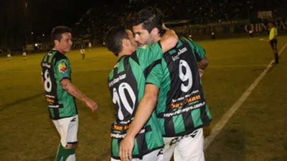 Un ex San Martín aniquiló a Mostaza Merlo