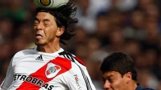 Cruce de próceres en el Monumental