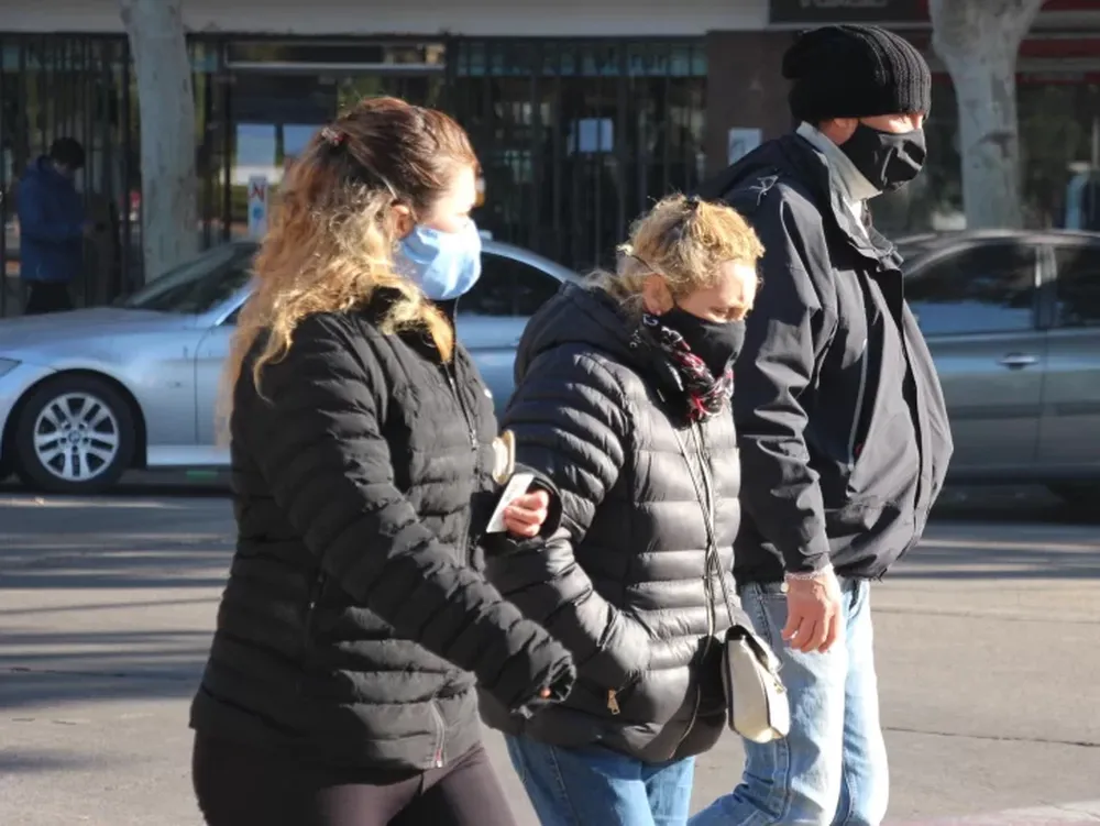 Casi 4 grados bajo cero para comenzar el feriado provincial