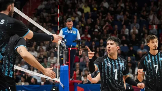 MATI SÁNCHEZ y Palonsky, el armador y el goleador, fueron figuras claves en la recuperación y confirmación del equipo.