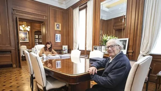 Máximo aceleró y subió a CFK a la carrera presidencial 2023