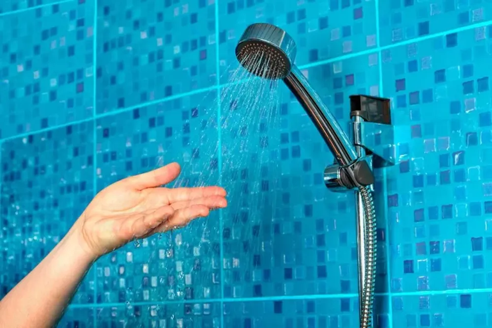 Seis beneficios de tomar una ducha fría, según los expertos