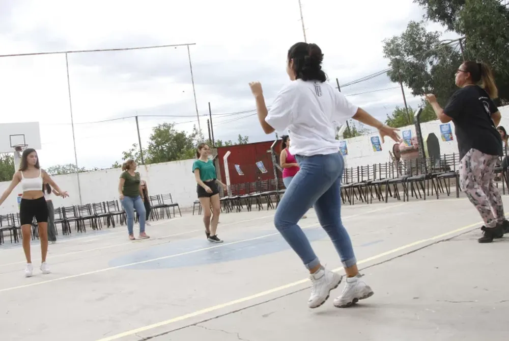 Desafiaron el cansancio para aprender a bailar samba en tan sólo 90 minutos