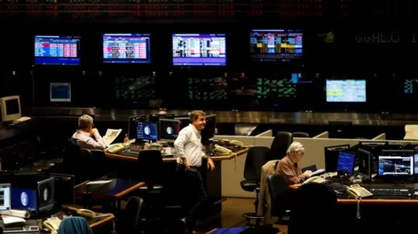 Antes de una licitación clave del Tesoro, el dólar oficial se vende a $1320