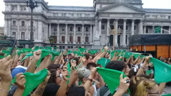 El debate por el aborto arrancará con menos indecisos y un empate técnico