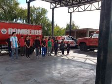 Son 20 los niños y adolescentes que ingresaron a la Escuelita de Cadetes, dependiente de Bomberos Voluntarios de Albardón. Son 20 los niños y adolescentes que ingresaron a la Escuelita de Cadetes, dependiente de Bomberos Voluntarios de Albardón.