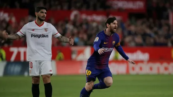 Messi entró y salvó el invicto de Barcelona
