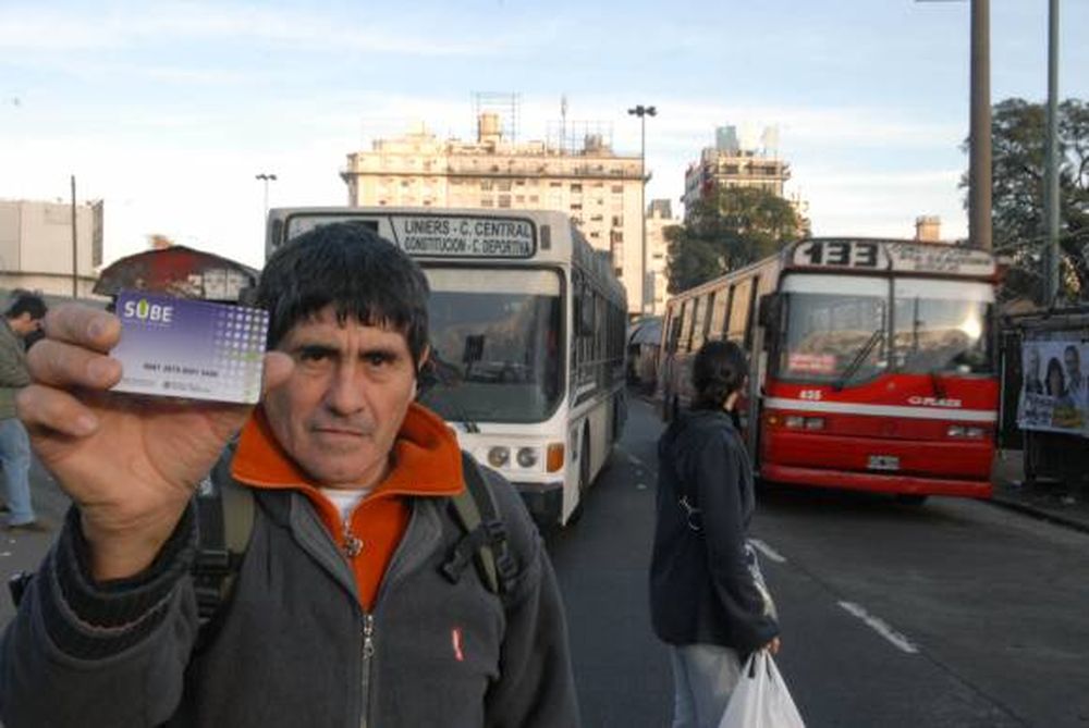 Varios buses, con pago electrónico