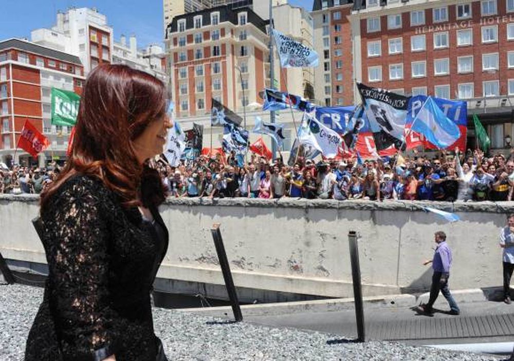 El Gobierno confirma alquiler de avión inglés