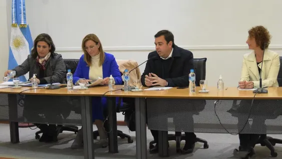 Con cambios, apuran la ley de los abogados