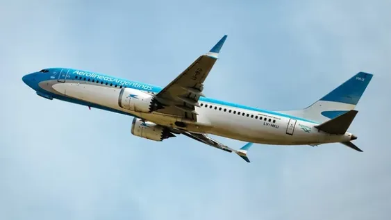 Avión de Aerolíneas Argentinas aterrizó de emergencia por una amenaza de bomba