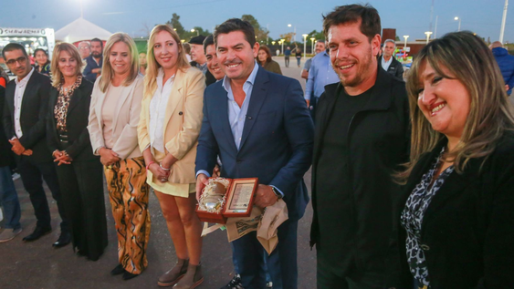 El gobernador Marcelo orrego encabezó el acto de apertura de la Feria de Artesanías, que reúne a cientos de visitantes y expositores en San Juan. &nbsp;