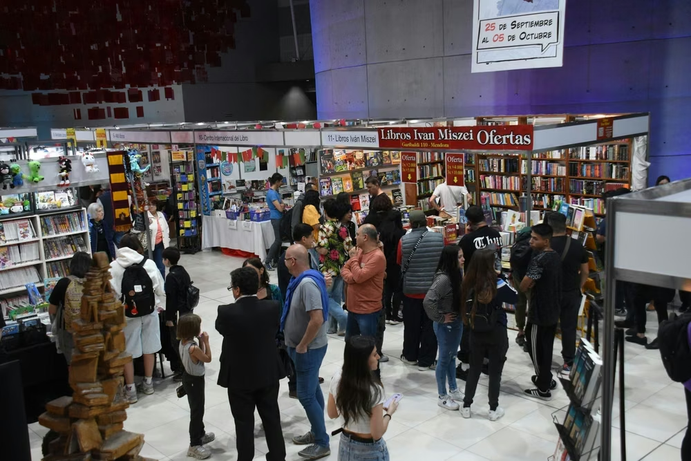 La literatura local se lucirá en la vecina provincia (Foto Gentileza Diario Los Andes)