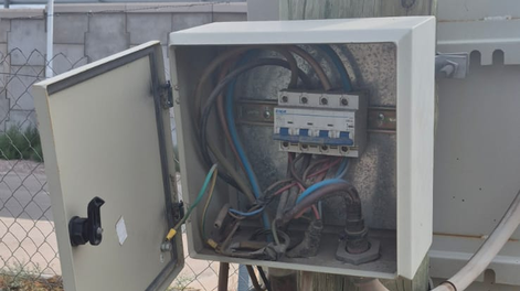 Los dos sujetos intentaron robar cables del Velódromo Vicente Chancay.