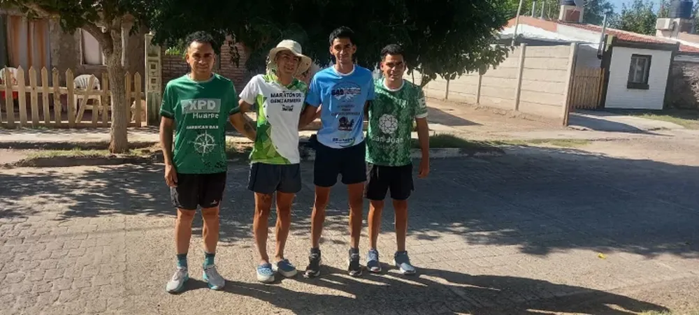 Jesús, Osvaldo, Fabricio yAbel Muñoz, cuatro de los cinco hermanos runners.
