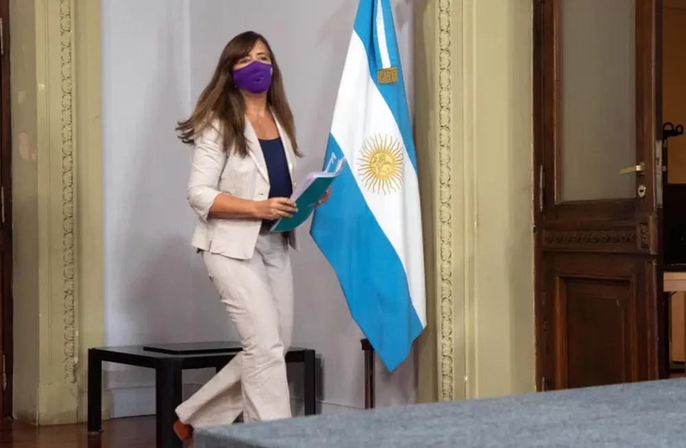 El Gobierno niega una devaluación y descarta un bono para jubilados