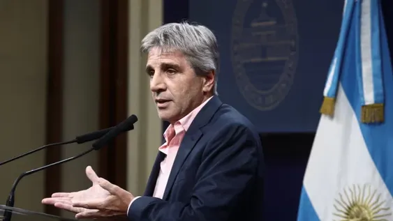 El Gobierno anunció que habrá otra licitación por tubos de acero y buscó bajar el enfrentamiento con Techint