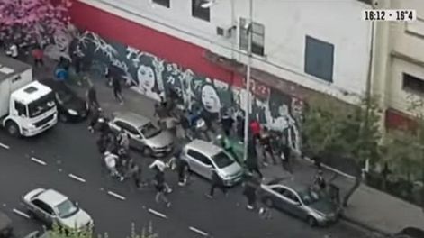 La barra de Independiente, a los tiros en las calles de Avellaneda