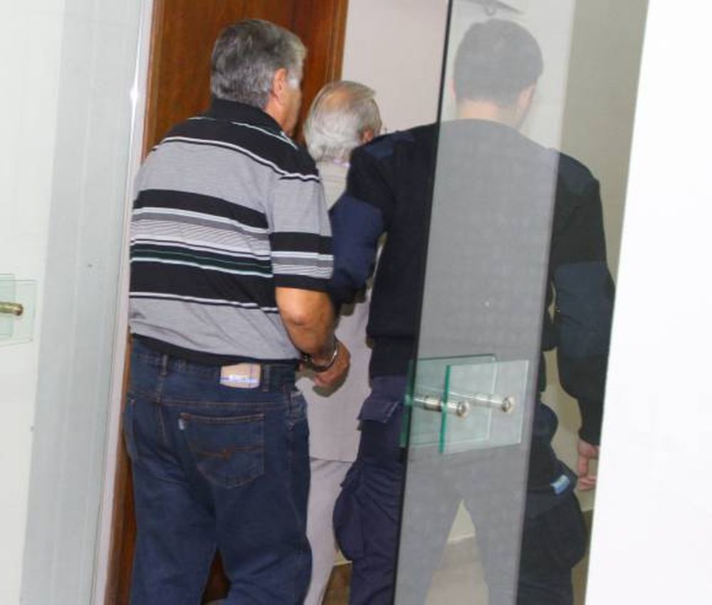 Médico preso: lo acusan de abusar de su pequeña hija