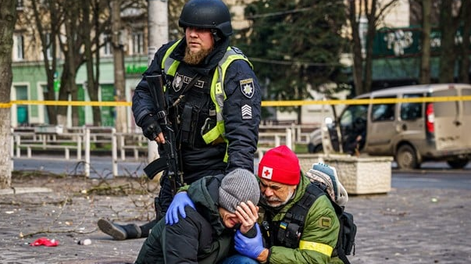 Zelenski denunció que un bombardeo ruso dejó cinco muertos y 20 heridos