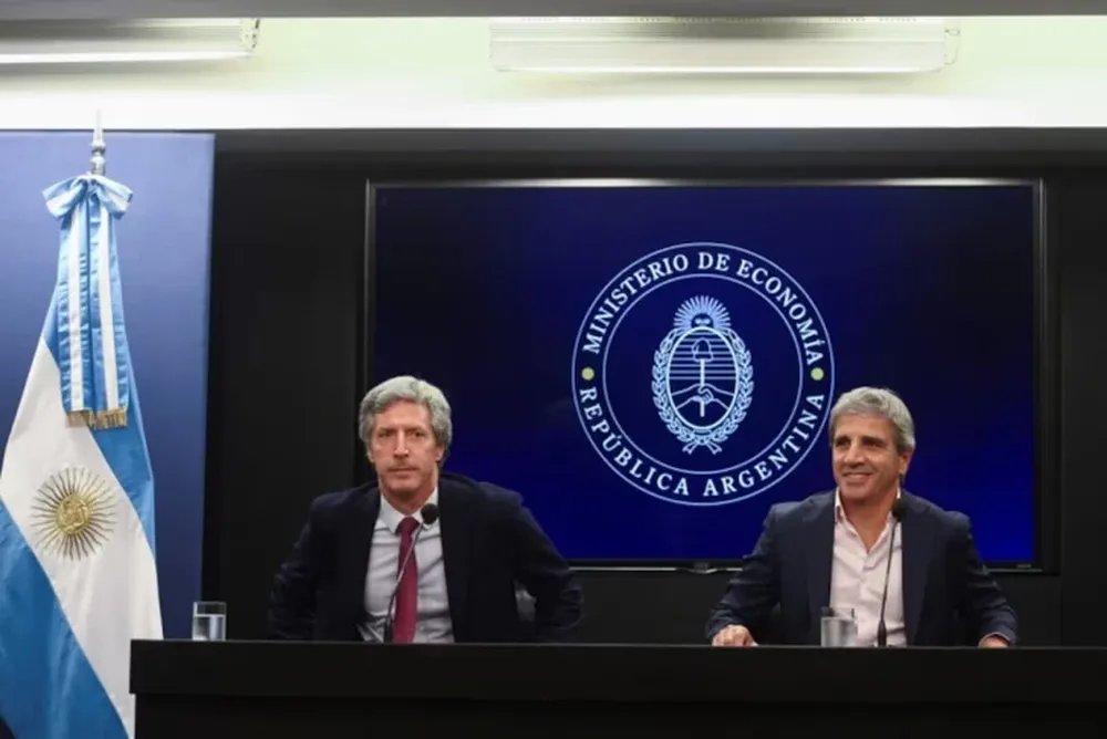 El riesgo país volvió a tocar mínimos del 2025 luego el anuncio de compra de reservas