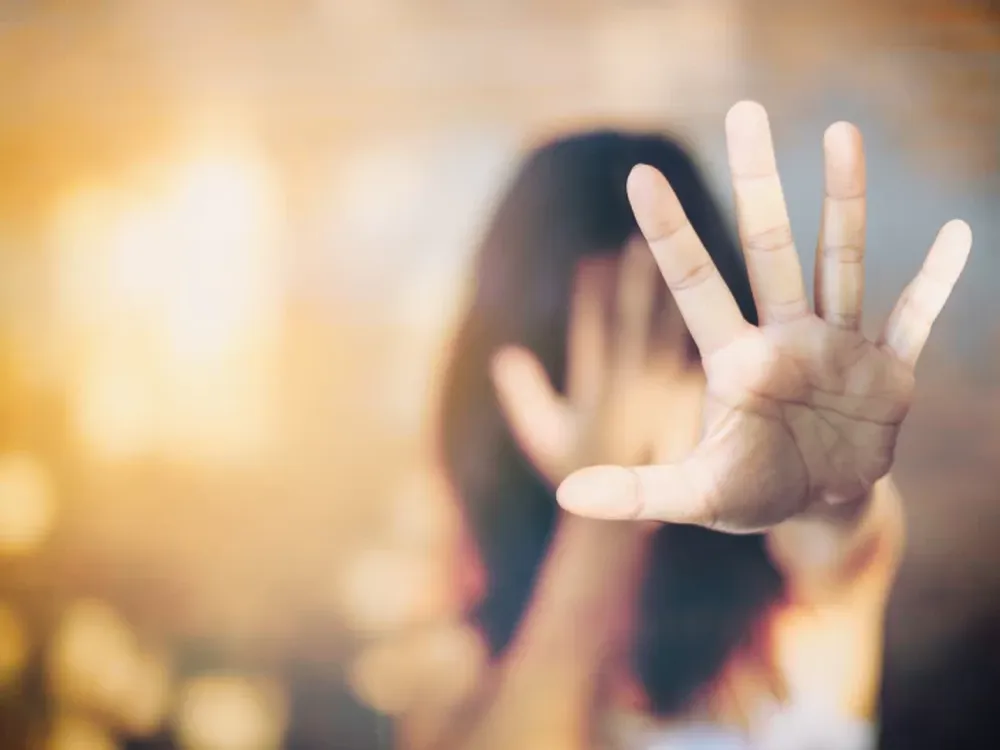 Un año de prisión efectiva para un hombre que agredió y hostigó a su expareja