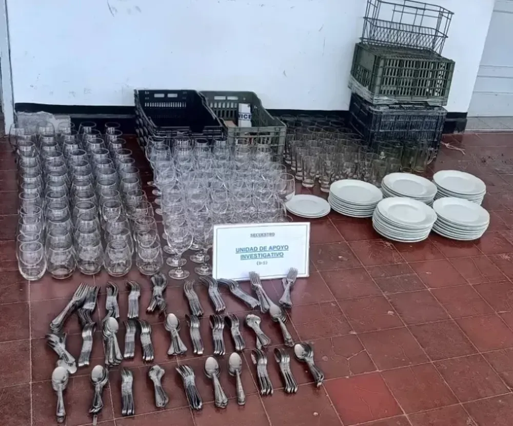 Desvalijó la vajilla de un salón de eventos y lo detuvieron 10 días después junto al botín